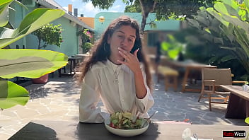 Cafe Cum Slut: Eating My Meal With A Fresh Facial Load In Public