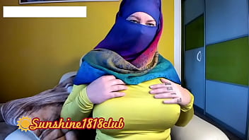 Curvy Middle Eastern Beauty In Hijab Teases Her Luscious Curves On Cam – November 2nd Recording