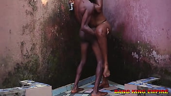 Bang King Empire’s Steamy Bathroom Romp With His Cameroonian Sugar Mummy Gets Even Hotter As Dripping Water Teases Her Sweet Wet Pussy – Full Raw Video On Premium Red