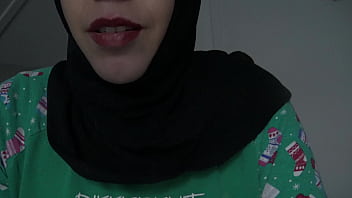 Horny Arab Housewife Cheats On Her Cuckold Husband