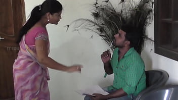 Sizzling Desi Bhabhi Gets Measured By The Tailor