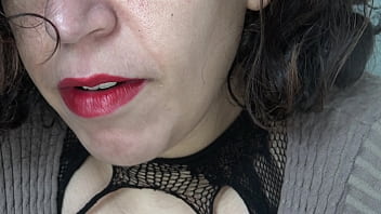 Horny Arab Housewife Begging For A Real Man’s Cock