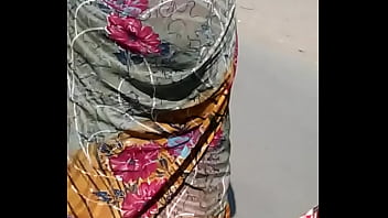 Sizzling Saree-clad Curves